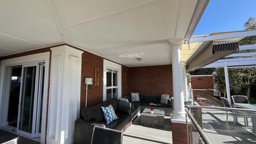 3 Bedroom Property for Sale in Van Riebeeckshof Western Cape